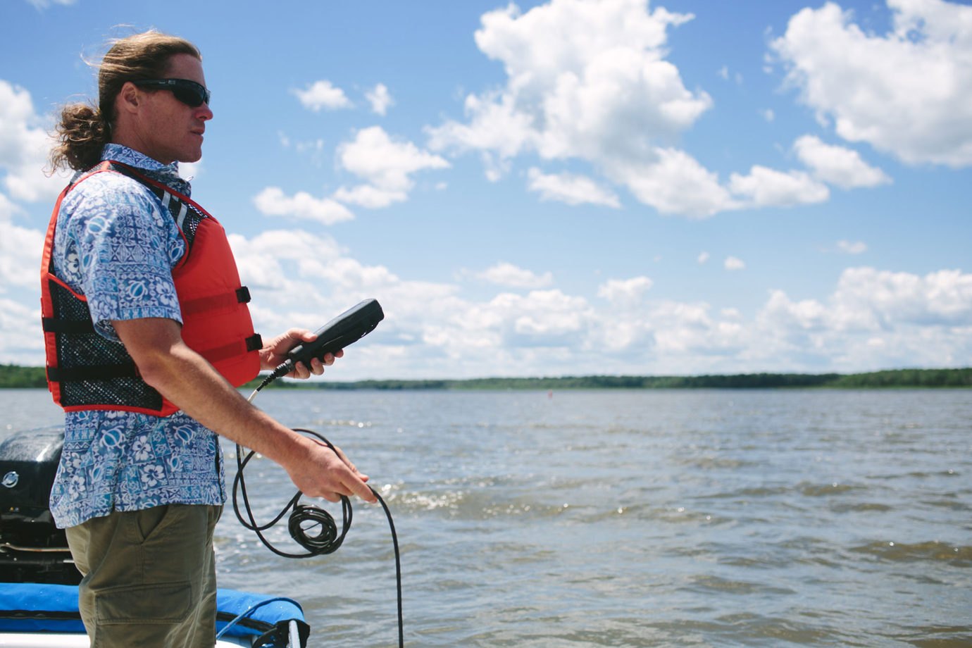 Tom Gregory from the UNH Jackson Estuarine Laboratory collecting water quality data on Great Bay Estuary.